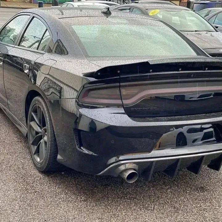 2018 Dodge Charger scat pack 392 - Image 2