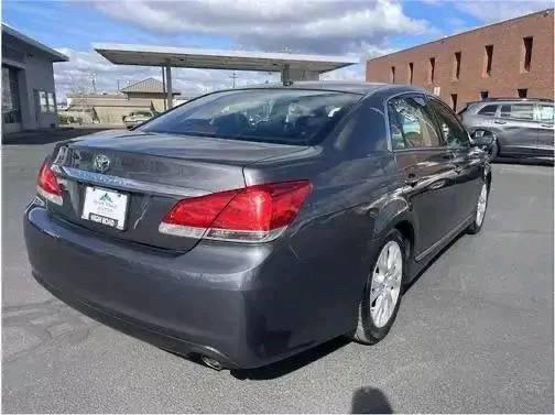 2012 Toyota Avalon - Image 2
