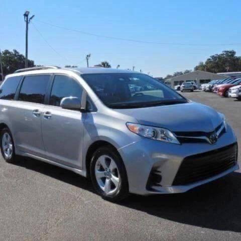 TOYOTA SIENNA - Image 2
