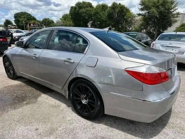 2011 Hyundai Genesis 4.6 118,788 mi. - Image 5