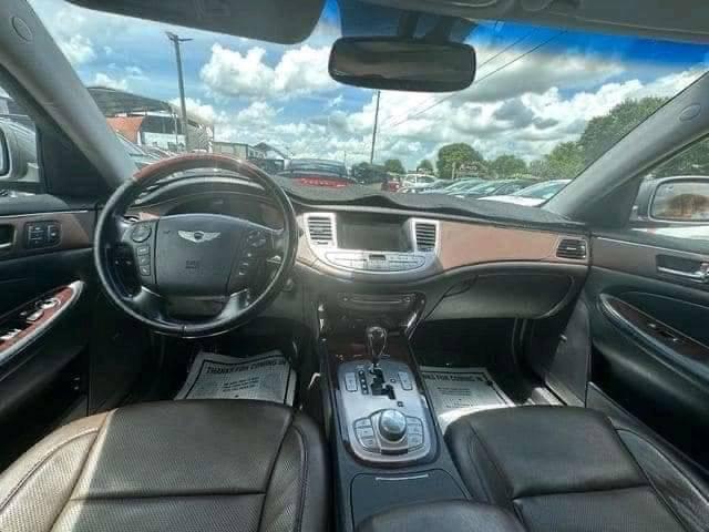 2011 Hyundai Genesis 4.6 118,788 mi. - Image 2