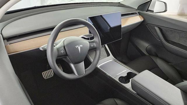 2022 Tesla Model Y Performance 6,780 mi. - Image 4