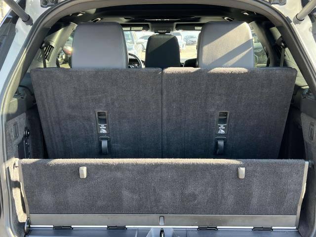 2020 Land Rover Discovery Landmark - Image 4