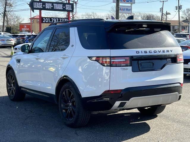 2020 Land Rover Discovery Landmark - Image 2