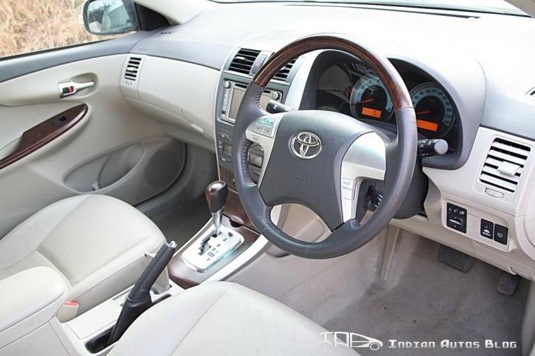 2010 Toyota Corolla Altis - Image 4